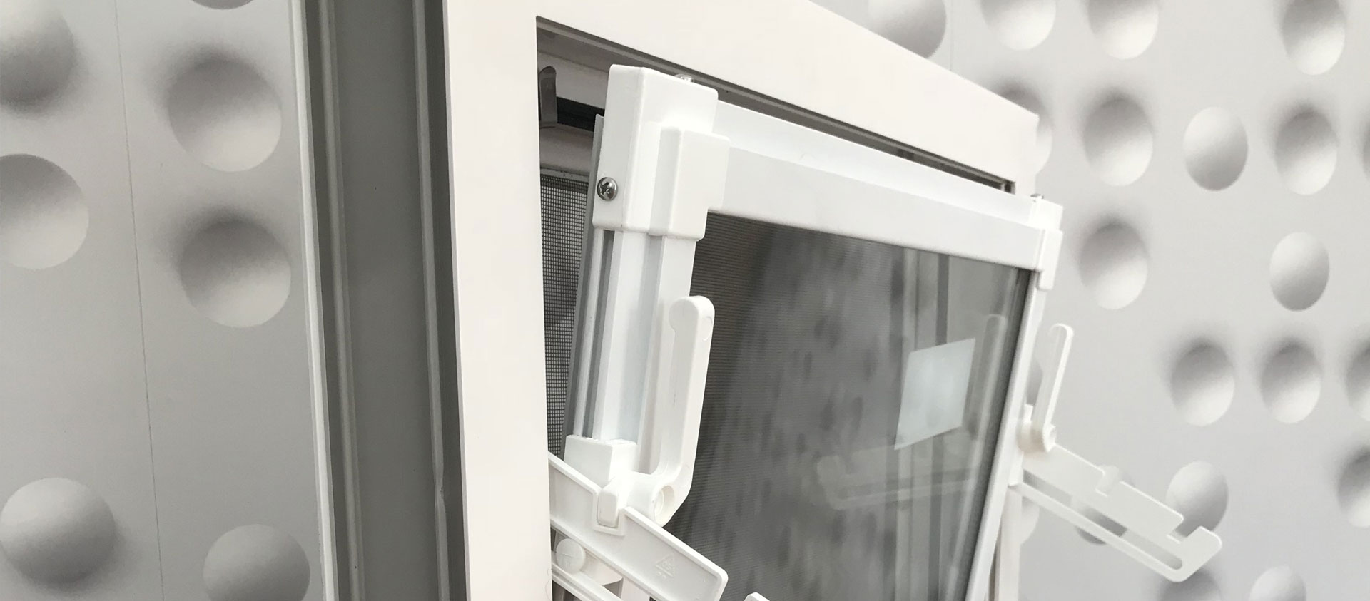 ПВХ окна для скота, коровник, противомоскитные сетки, производитель Польша